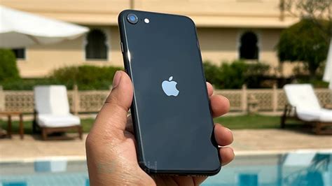 Apple Iphone Se 3rd Gen Review Surprise Edition Mobile Reviews