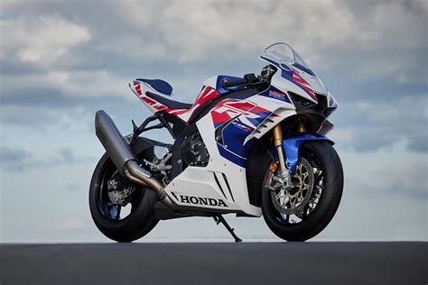 2020 Honda Fireblade Sp Review Targets Trackdays And Racers