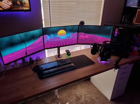 Im Trying To Find A Good Position For My Mic Any Help On That Desksetup
