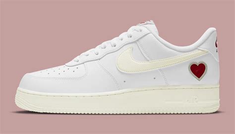 An extra layer of detailing will be added to the toe box as well with perforated holes shaped like hearts for a nice touch to the valentine's day theme. Next Year's "Valentine's Day" Nike Air Force 1 Low ...