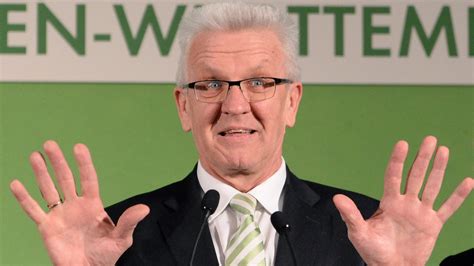 Wegen erkrankter ehefrau ministerpräsident kretschmann reduziert wahlkampftermine. Kretschmann eckt mit Nein zur Vermögensteuer bei Grünen an ...