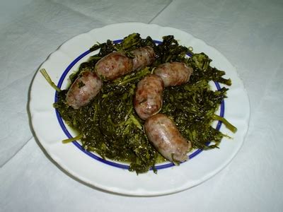 Friarielli con salsiccia | Pomodoro Rosso Ricette Semplici ...