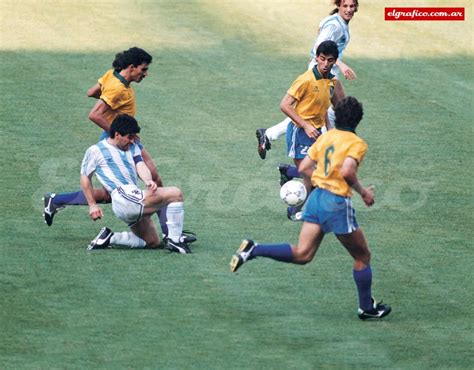 Há sempre um destino a sua espera! 1990. Las fotos del gol de Caniggia a Brasil | El Gráfico
