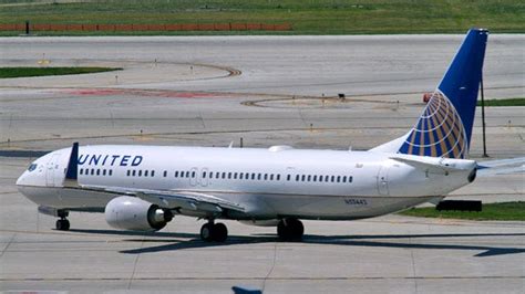Baggage Handler Trapped In Planes Cargo Hold On Dc Bound United Flight
