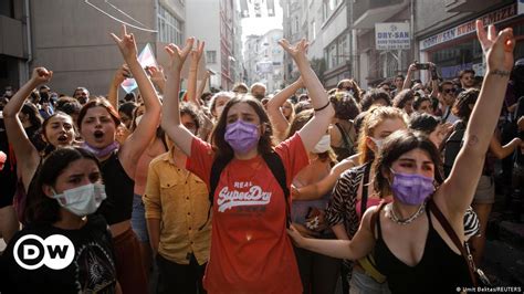 Istanbul Police Fire Tear Gas On Pride March DW