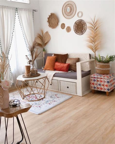 Salah satunya yaitu dengan memperhatikan dalam penataan ruang dan furnitur … Warna Cat Tembok Ruang Tamu Yang Bagus Warna Krem Coklat ...