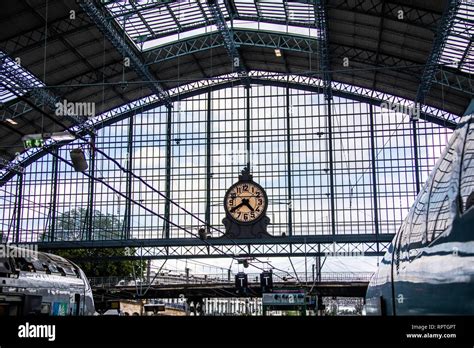 Gare Montparnasse Train Station Hi Res Stock Photography And Images Alamy