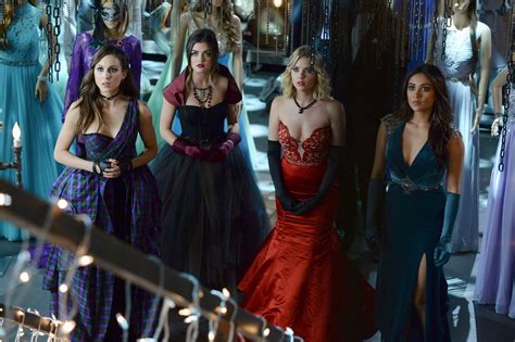 Pretty Little Liars A Suspects — 19 People The Pretty Little Liars Thought Were A Teen Vogue