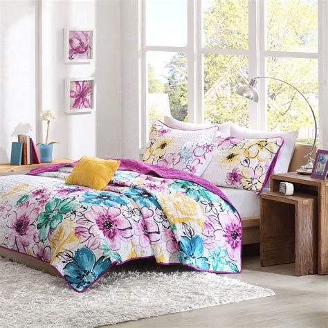 Searching the largest collection of coverlet bedding sets at the cheapest price in tbdress.com. Home Essence Apartment Skye Floral Coverlet Bedding Set ...
