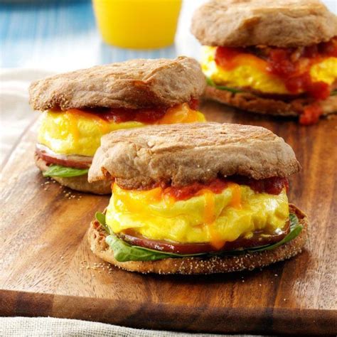 Microwave four egg poacher — preparing one to four eggs is quick, easy, and healthy with this microwave poacher. 25 Easy Microwave Meals and Treats You Can Make in Minutes | Healthy breakfast recipes ...