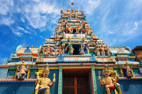 Sri lanka was once known as serendib, origin of the word serendipity, an apt description for the pleasant surprises certain to pop up as you explore this gem of an island and its charming capital city, colombo. Visita guiada por Colombo - Reserva online en Civitatis.com