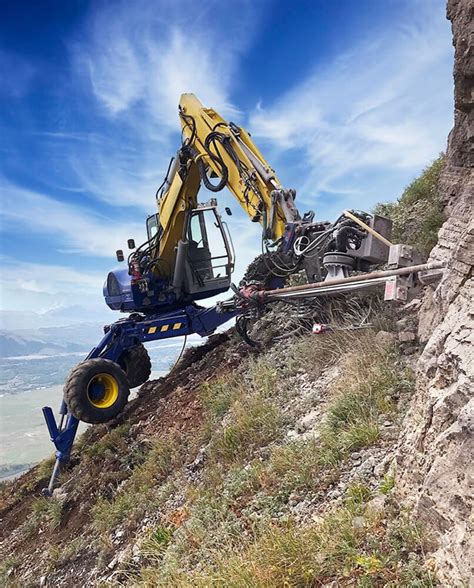 Spider Excavator All Terrain Access Vehicle