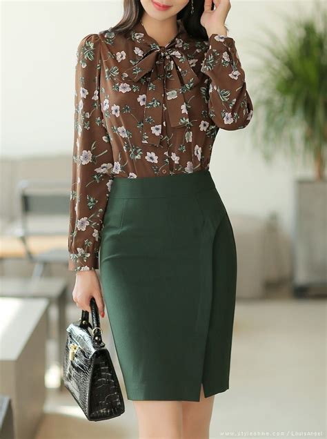 Pin By Martín Machicado On Mio Skirt Fashion Classy Work Outfits