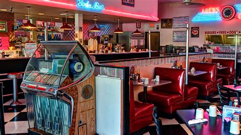 Diner is an aesthetic focused around the architectural design of vintage american diners, usually from the 1950s. Nick's Diner - West Palm Beach