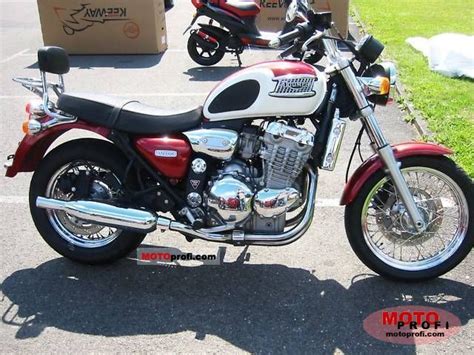 The triumph thunderbird is a british motorcycle that was introduced by triumph in 1949 and produced in many forms until 1966. Triumph Thunderbird 2003 Specs and Photos