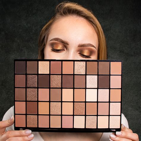 Revolution Maxi Reloaded Eyeshadow Palette Ultimate Nudes