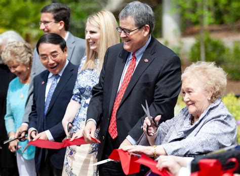 Uga State Botanical Garden Dedicates New Porcelain Museum Garden