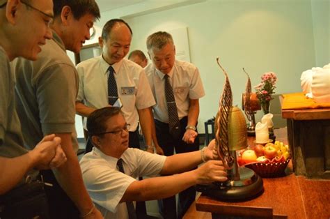 Tzu chi recycling volunteers in taiwan help recycle boxes for a new model of electricity meters. Tzu Chi members visit NEO Centre - Nalanda Buddhist Society