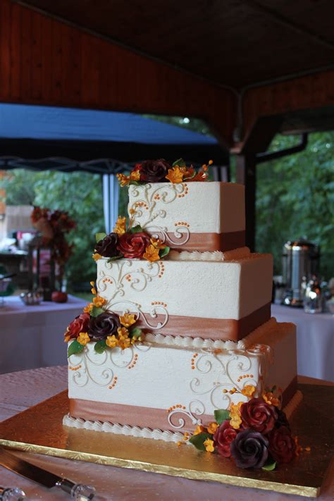Fall Wedding Cake Fall Wedding Cakes Square Wedding Cakes Burgundy