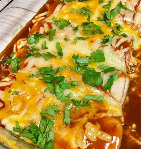 Maybe you would like to learn more about one of these? 💥Sour cream Chicken Enchiladas (no tortilla) . . 💥1 1/2 ...