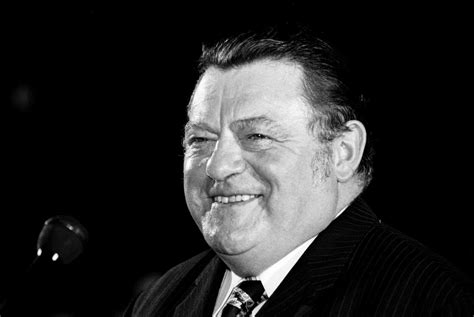 A lo largo de su carrera política ocupó un gran número de cargos y puestos de responsabilidad: LeMO Biografie Franz Josef Strauß