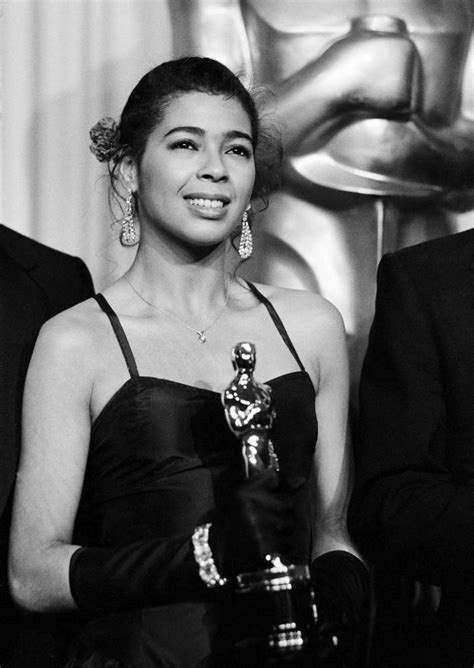 Oscar Ve Grammy ödüllü Sanatçı Irene Cara Evinde ölü Bulundu