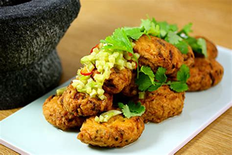What are the best places for fishing charters & tours in khao lak? Thai Fish Cakes på laks - Opskrift fra Skagenfood.dk