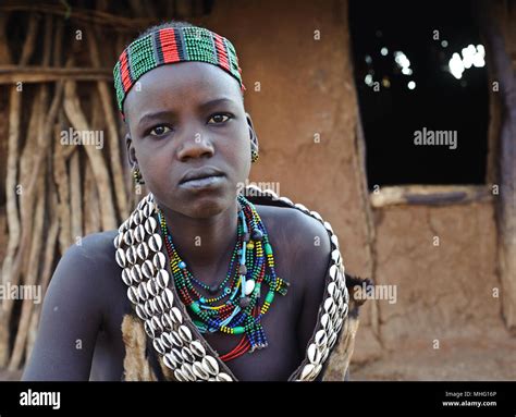 Girl Hamer Tribe Ethiopia Fotos E Imágenes De Stock Alamy