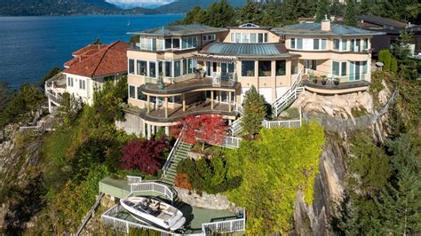 Exquisite Vancouver Seaside Estate Living