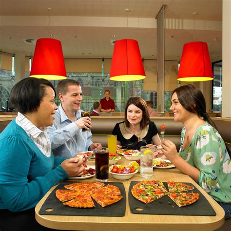 Lifestyle Photography Birmingham for Pizza Hut | Redfrost