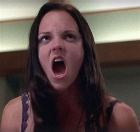 Scary Movie 2000 Motion Picture Anna Faris Scary Movie Scary Movies Female Wrestlers