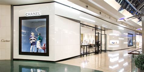 Choose the best word or phrase to complete the sentence. Chanel | The Mall at Millenia