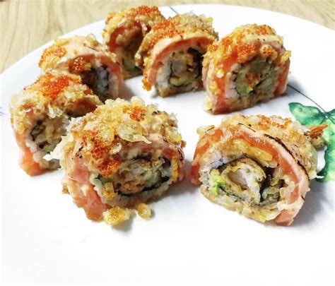 Salmon Tempura Crunchy Sushi Roll Japanesefood Sushi