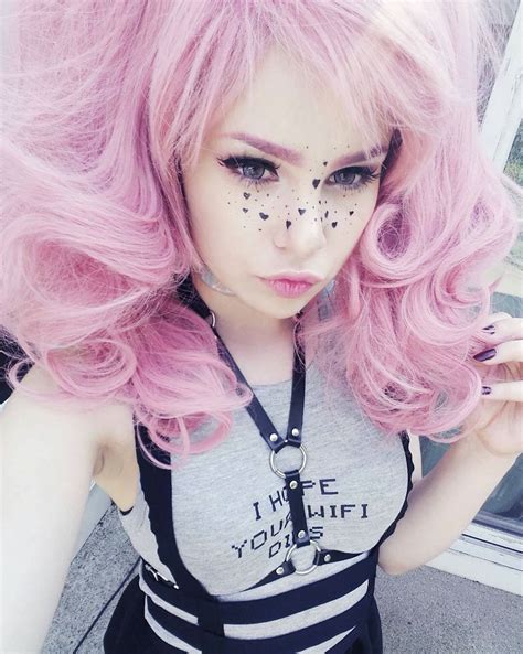 Pink Hair And Heart Freckles A Nice Idea For A Photo Pastel Goth Hair Pastel Goth Makeup