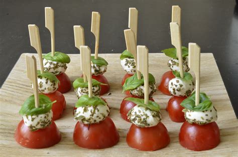 Pour la brochette de 4 crevettes, vous aurez besoin de : Mini brochettes à l'italienne | Recette | Recette apéritif ...