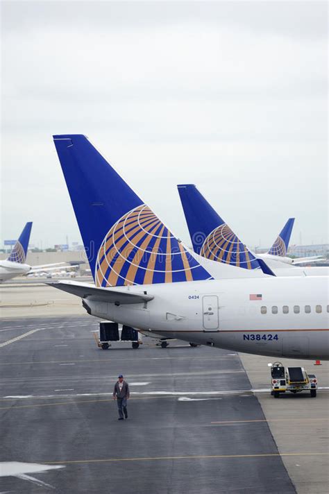 United Airlines Plane At Newark Airport Editorial Image