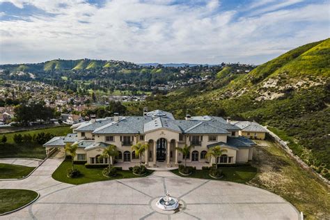 Moonwalking In Calabasas A History Of Larger Than Life Homes In