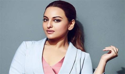 Why Sonakshi Shinha Thinks She Is Misfit For Bollywood