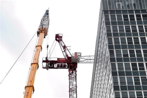 Londons Tallest Crane Goes Up