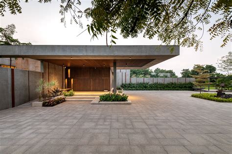 Modern Design Meets Vernacular Architecture In This Ahmedabad Home