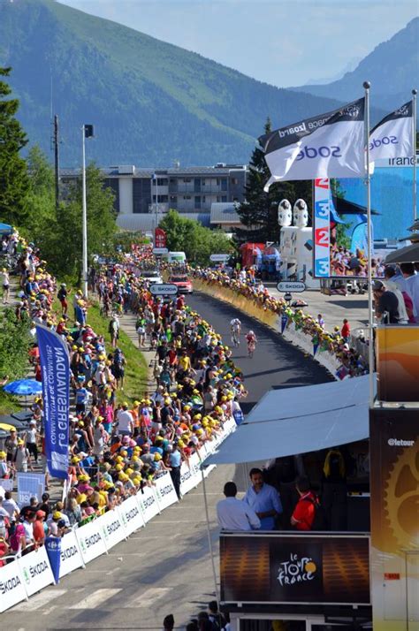 This is ligne d'arrivée tour de france 2012 by arnaud hottier on vimeo, the home for high quality videos and the people who love them. Reportage : connecter le Tour de France, un défi à chaque ...