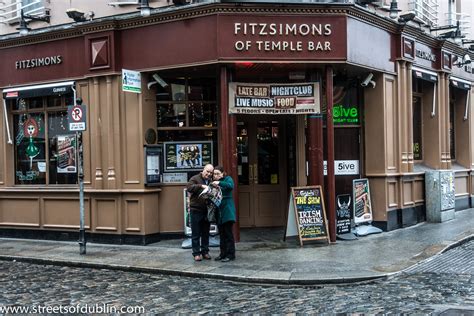 Fitzsimons Pub In Temple Bar In Dublin On A Wet Friday Flickr