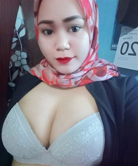 Rini Dwi Yanti On Twitter Rt Anawidodari Istri Binal Surabaya Instagram Anawidodari22