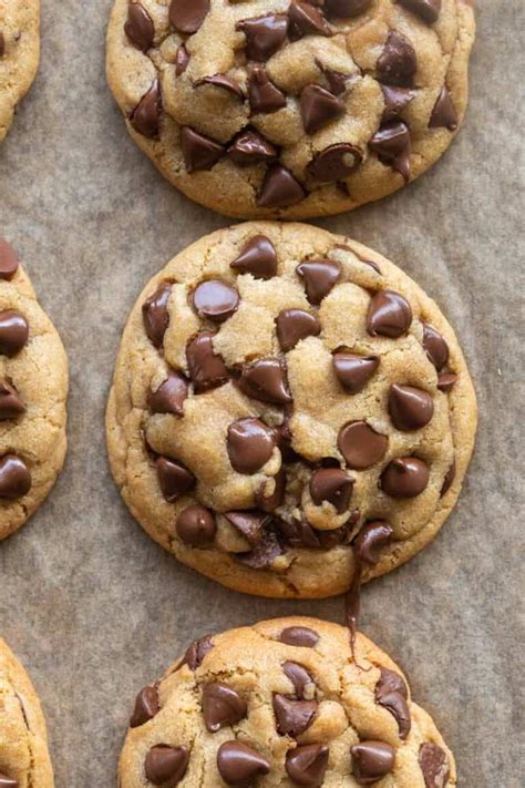 10 Minute Eggless Chocolate Chip Cookies The Big Mans World