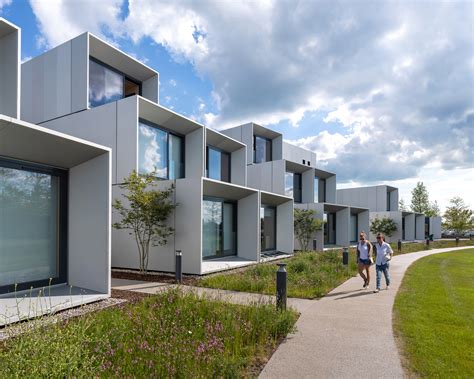 Modular housing sytems structural aluminum construction methods. Wilkinson Eyre completes modular student housing for Dyson ...