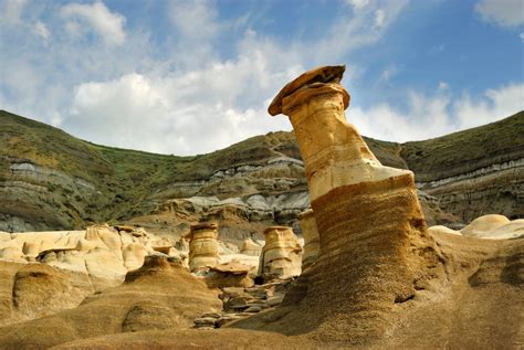 The population was 298 at the 2010 census. Bezienswaardigheden Drumheller - Tioga Tours