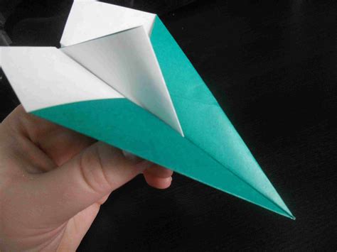 How To Make A Basic Paper Airplane