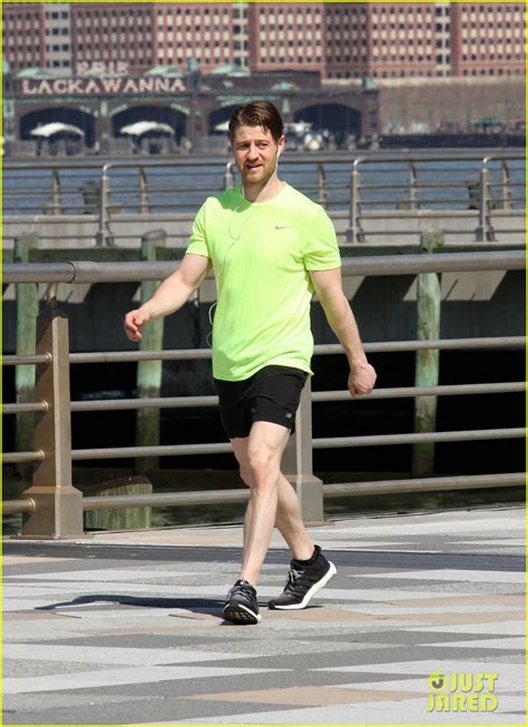 Ben Mckenzie Works On His Fitness After Daughters Birth Photo 3635607