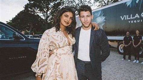 Watch Access Hollywood Interview Priyanka Chopra Gets Nick Jonas Age Wrong And Fans Are Not