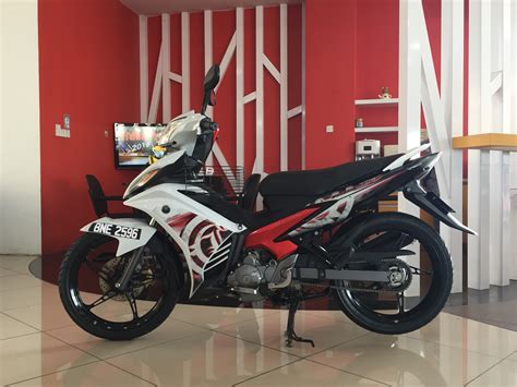 This is a brand new yamaha 135lc manufacture 2018 version just a simple review about this motorcycle hope you guys enjoy this. Yamaha LC 135 2015 - TKC SOUTHERN ONLINE